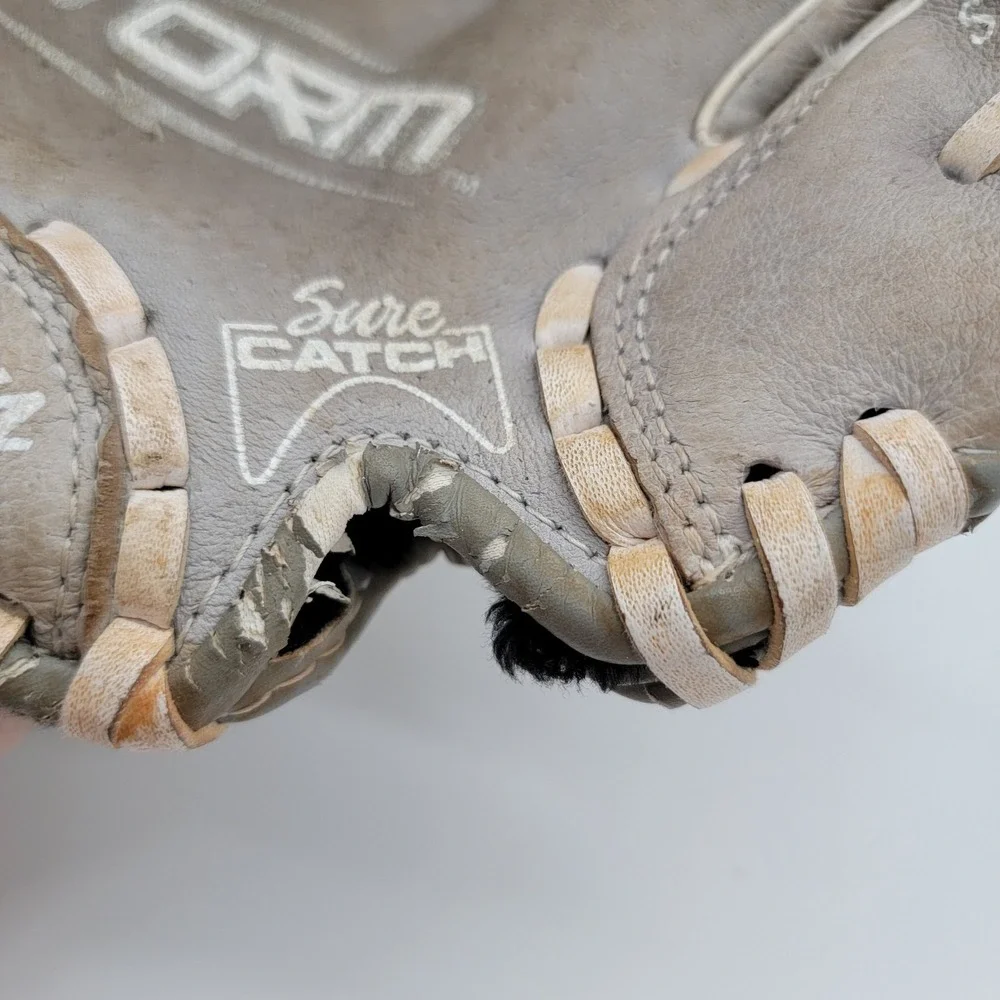 Rawlings Sure Catch Fastpitch Softball Glove Right hand Gray 11 1/2
